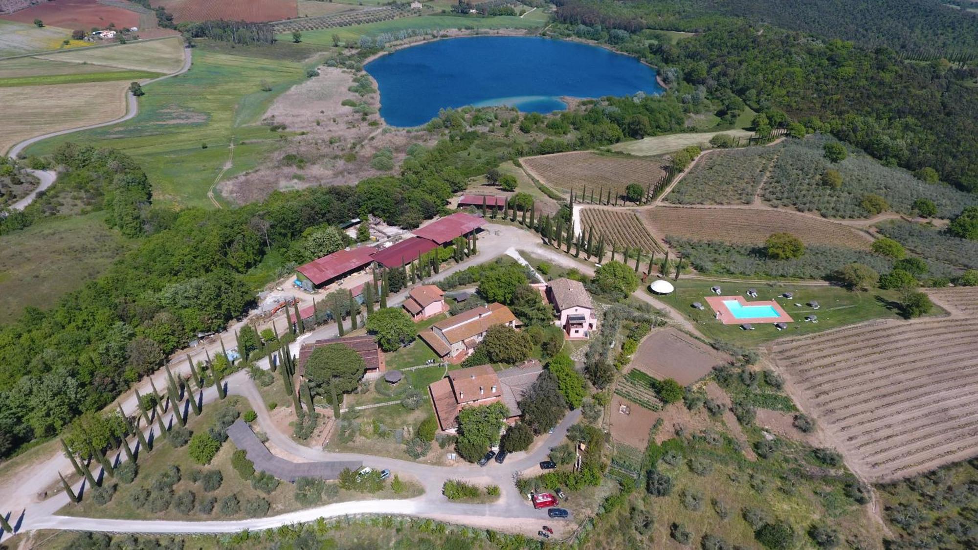 Agriturismo Poggio Corbello La Pesta Luaran gambar